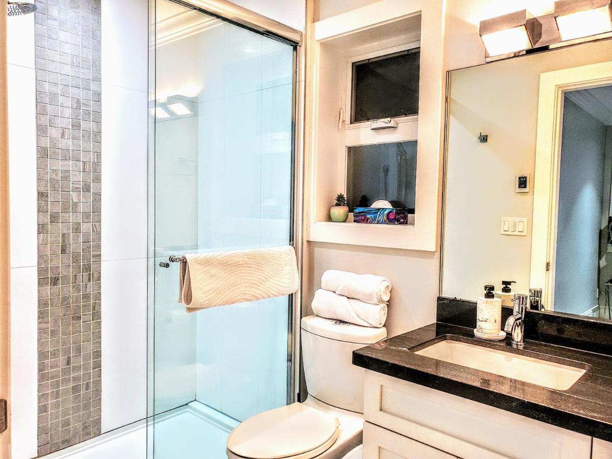 New Urban Modern Main Street House Villa Vancouver Ngoại thất bức ảnh