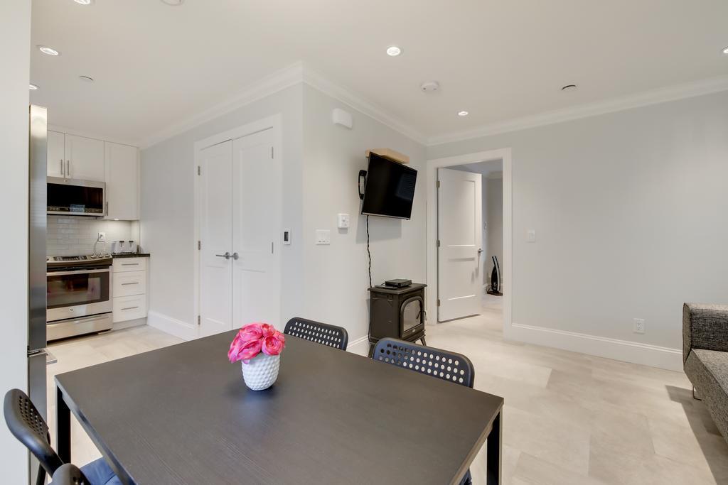 New Urban Modern Main Street House Villa Vancouver Ngoại thất bức ảnh