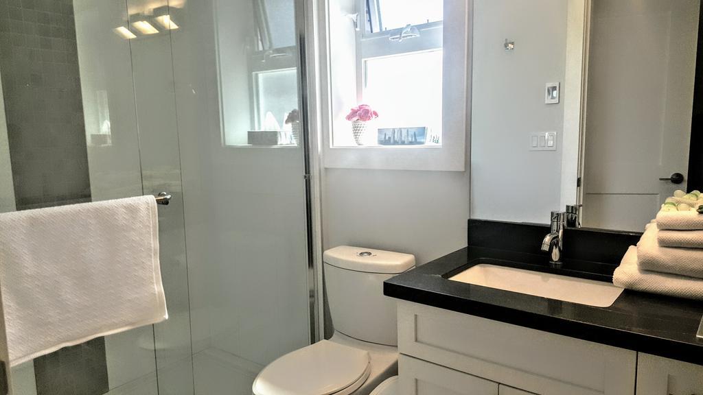 New Urban Modern Main Street House Villa Vancouver Ngoại thất bức ảnh